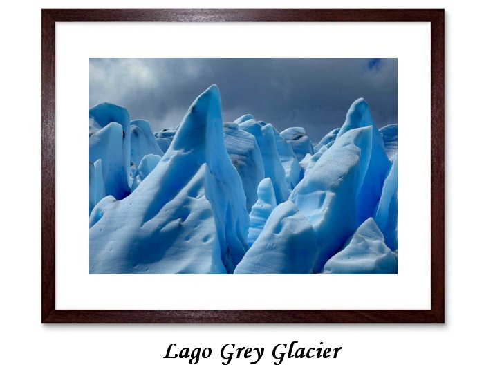 Lago Grey GlacierFramed Print